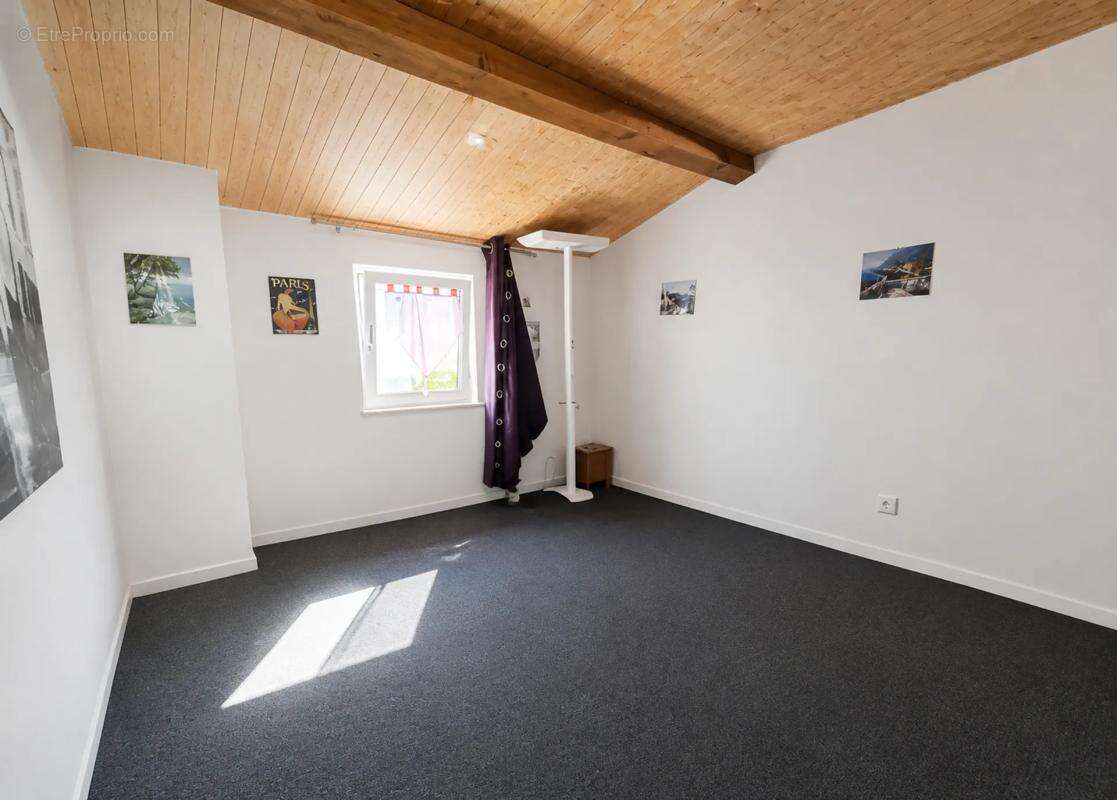 Maison de 6 pièces de 150 m² à Payrin-Augmontel - photo 8