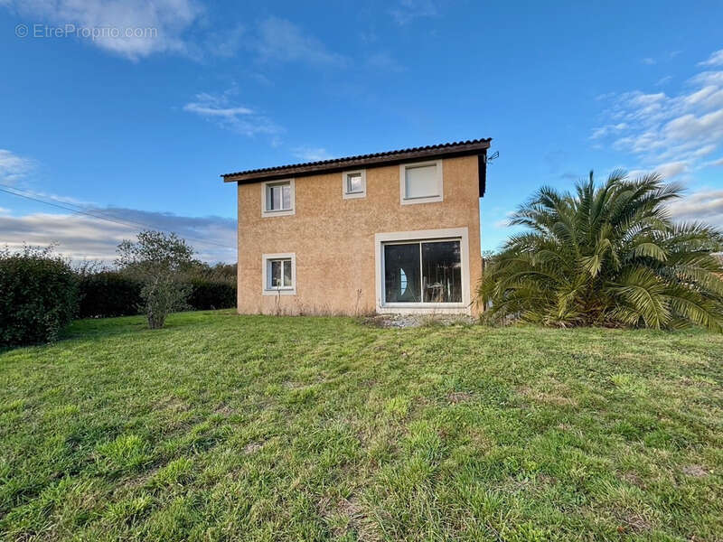 Maison à SAINTE-DODE