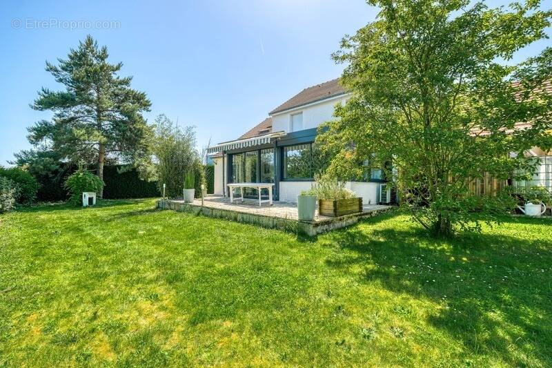 Maison à JUILLY