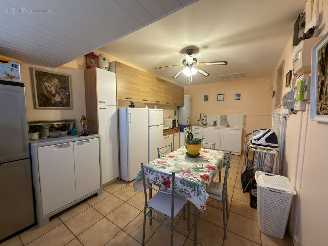 Maison à SAINT-LAURENT-DE-LA-SALANQUE