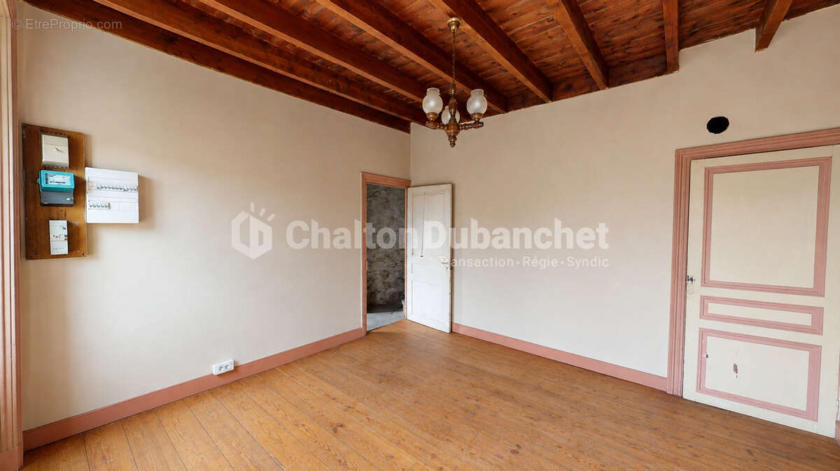 Maison à CHIRASSIMONT