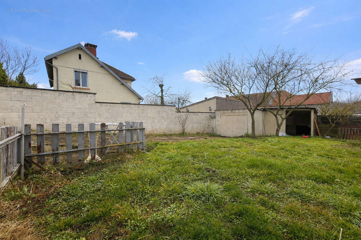 CUSTINES - Maison 4 pièces - 86 m2 - photo 4