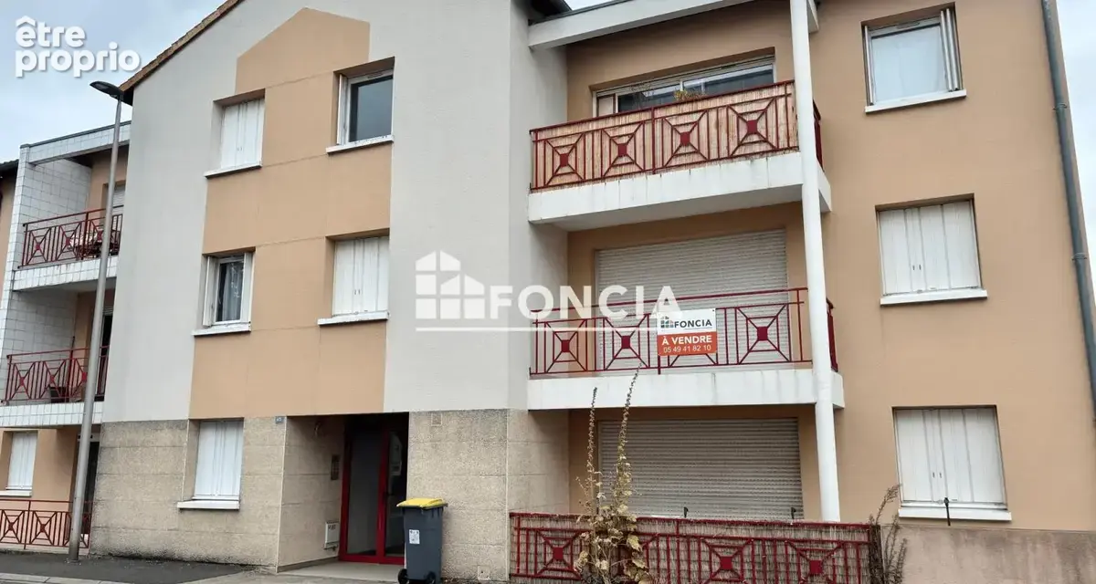 IDEAL RESIDENCE PRINCIPALE OU INVESTISSEMENT Bel appartement 3 pièces proche mairie et commerces avec box double - photo 2