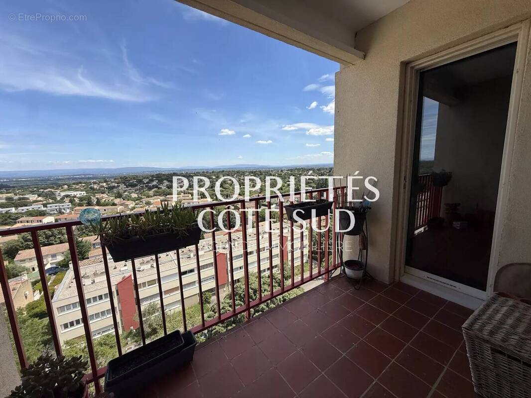 Appartement à VILLENEUVE-LES-AVIGNON