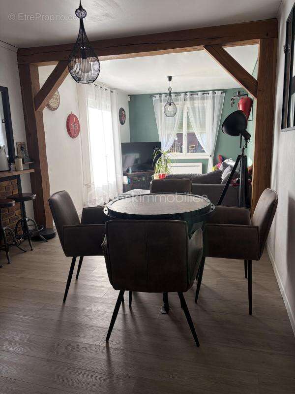 Maison à CERNY