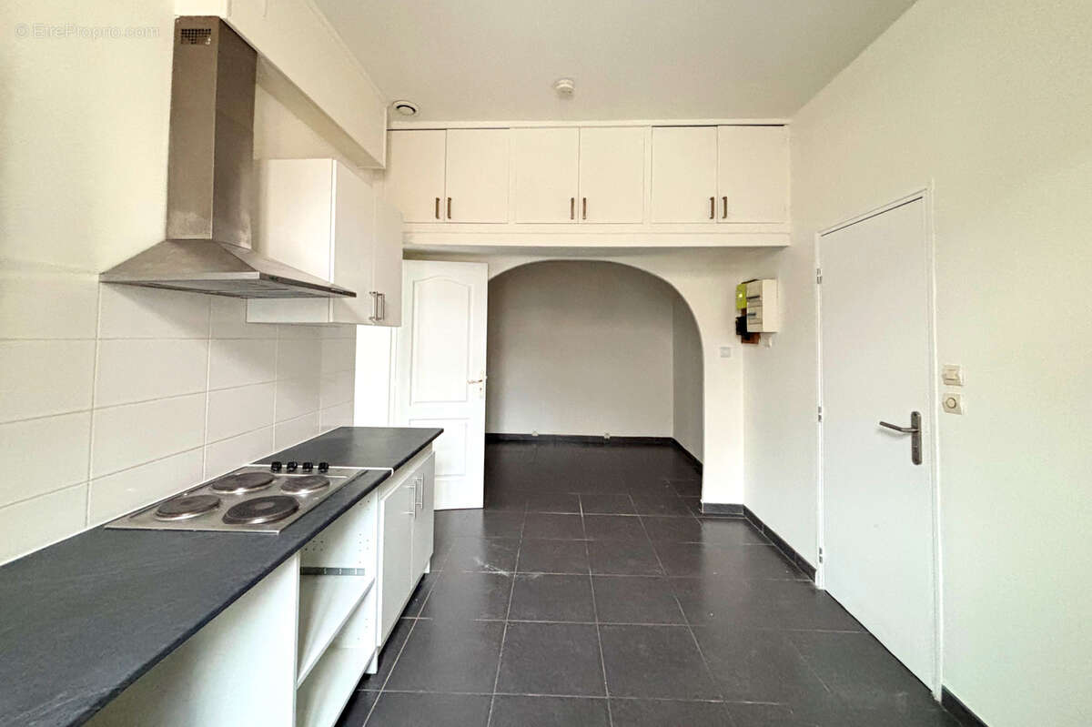 Appartement à MARSEILLE-4E