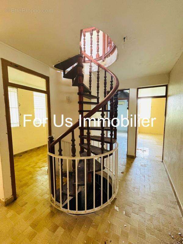 Maison à LES ABYMES