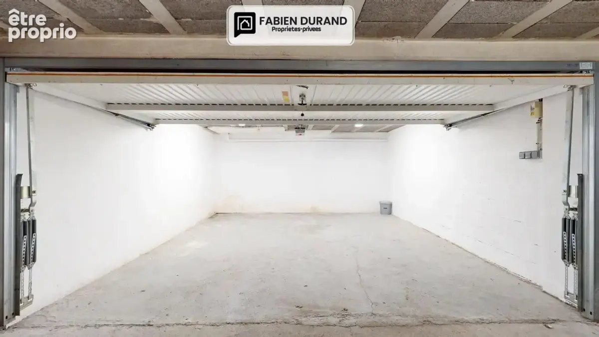 Double garage fermé ? 24 m² ? mandelieu-la-napoule ? résidence les 3 rivières - photo 2