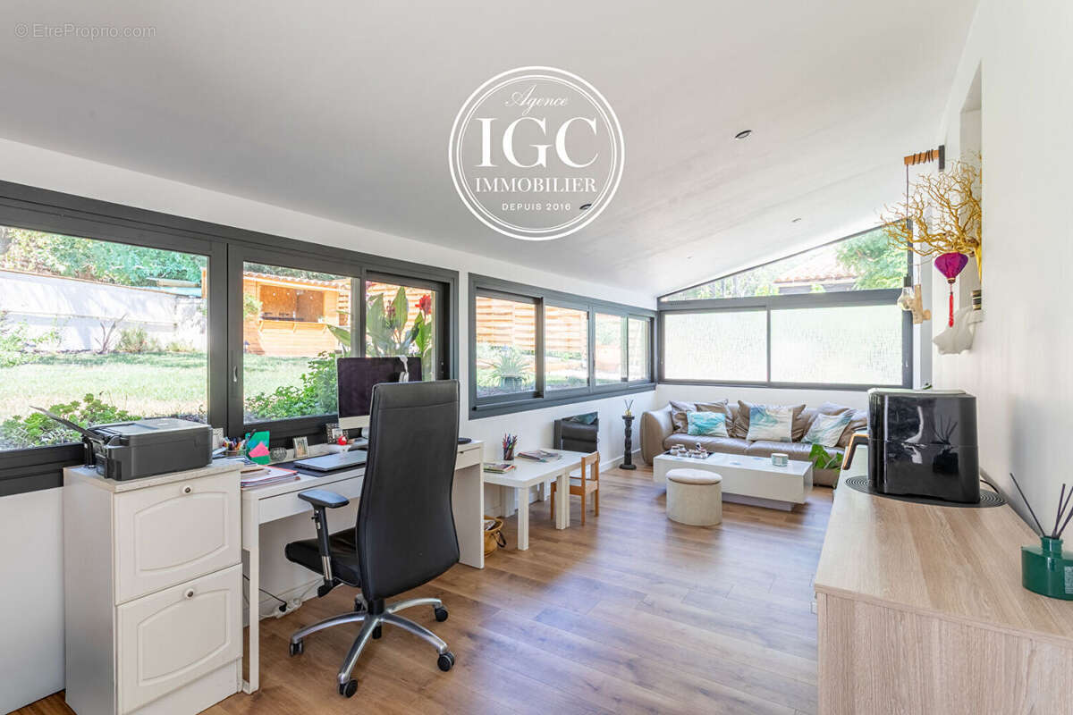 Le Rove  Maison 5 pièces de 102 m² - photo 2