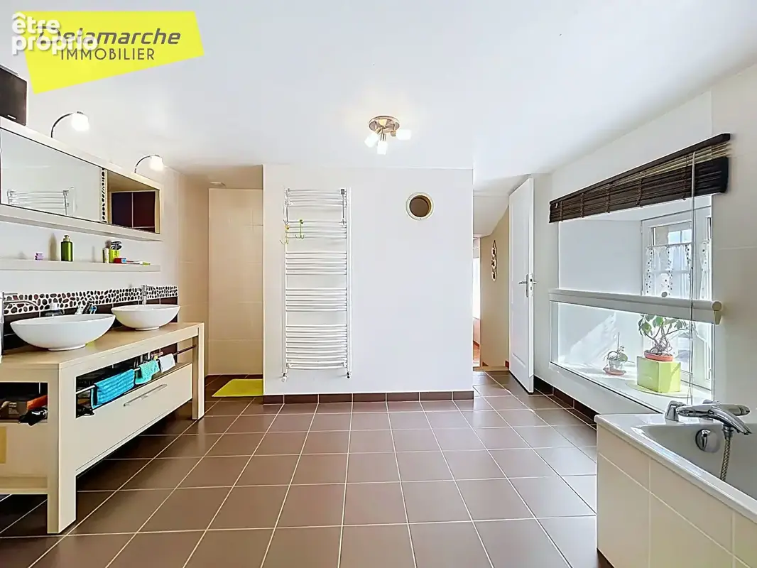 À vendre - Longère en pierres - 4 chambres - 2000m2 de terrain - Dépendance - Grandparigny (50600) - photo 10