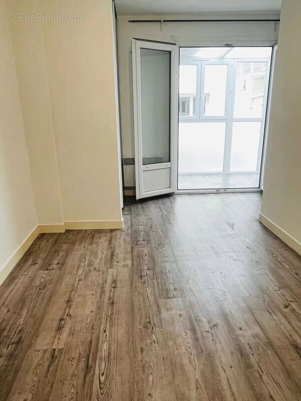 Appartement à MARSEILLE-1E