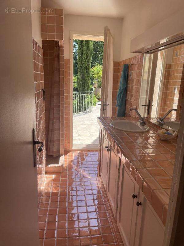 Maison 211 m² à Grasse  - photo 17