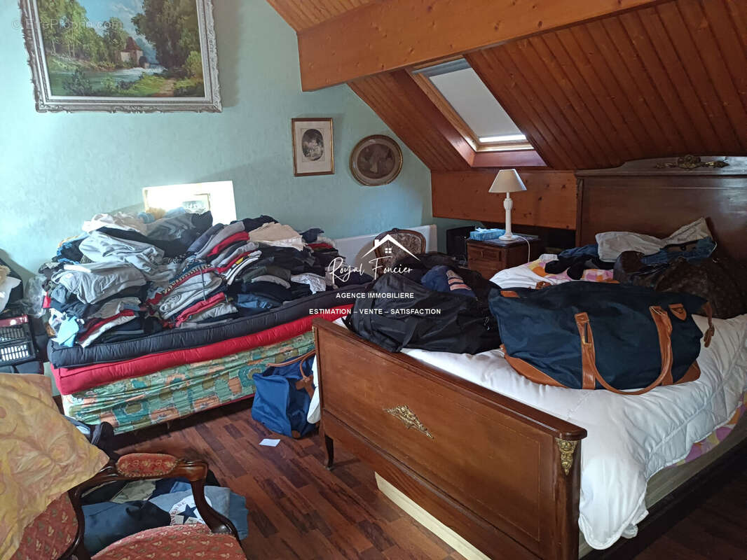 Maison à LA CELLE-SAINT-AVANT