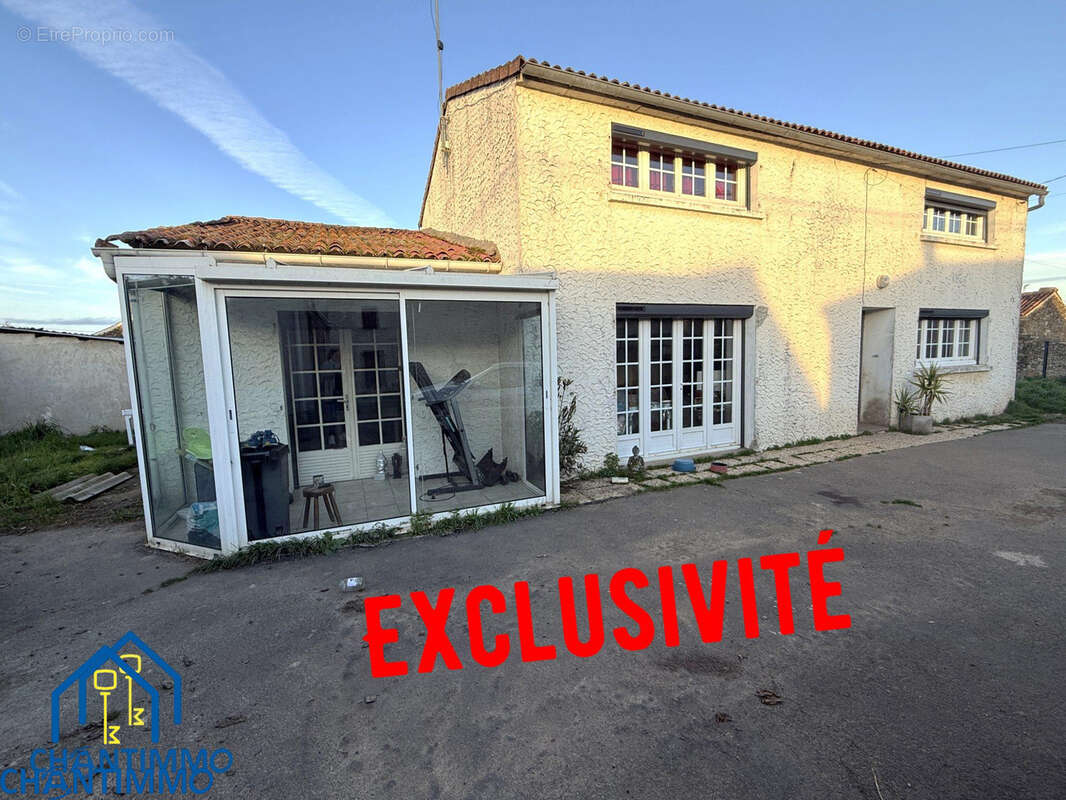 Maison à BAZOGES-EN-PAREDS