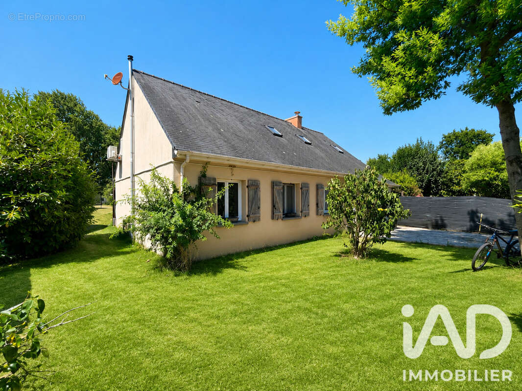 Maison 140 m² à Saint-Gildas-Des-Bois  - photo 2
