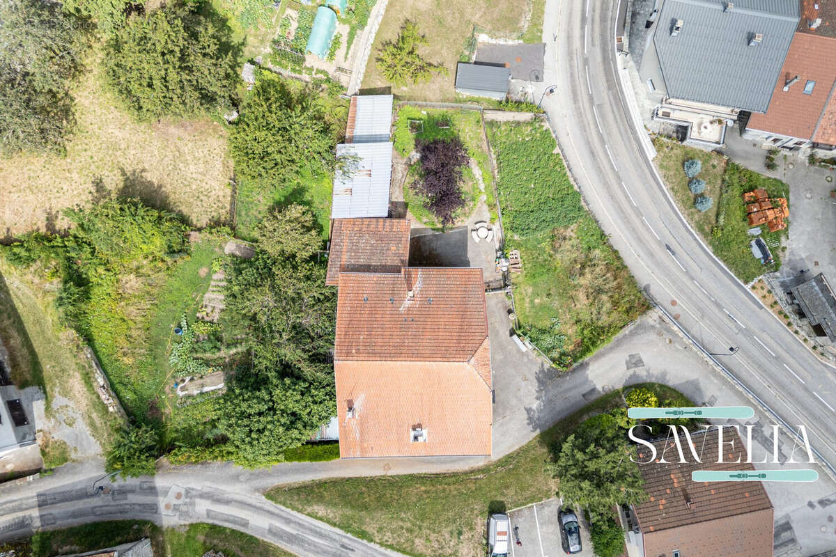 Maison 295 m² à Aigueblanche  - photo 2