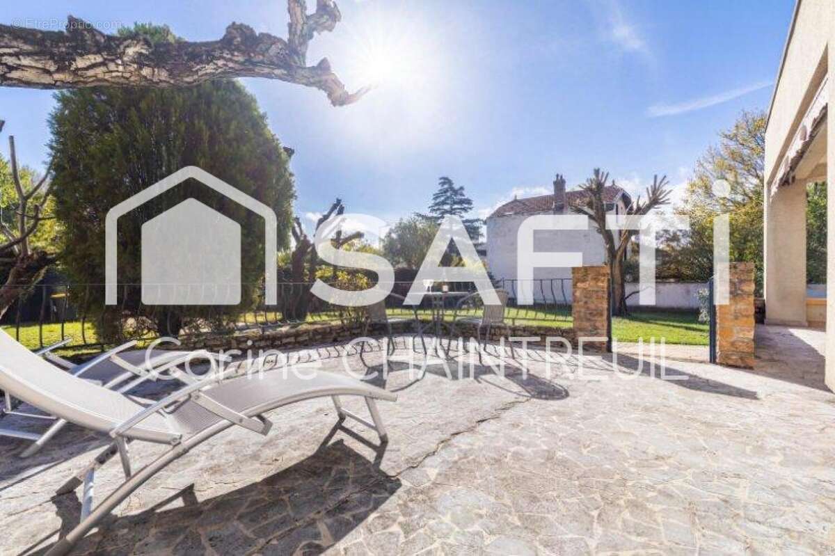 Photo 2 - Maison à BRON