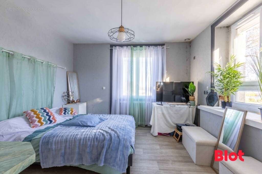 Maison à MONTAUBAN-DE-BRETAGNE