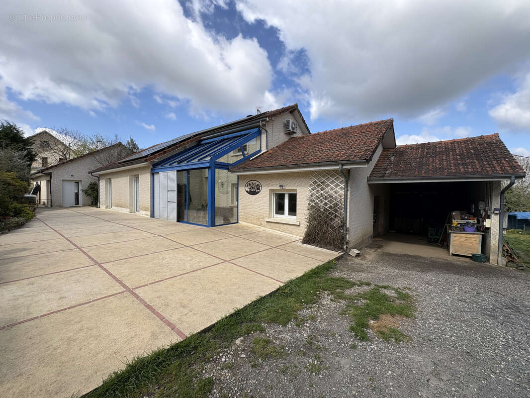 Maison à PERPEZAC-LE-NOIR