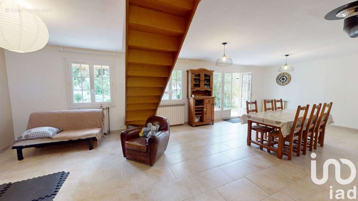 Maison 94 m² à Chevry-En-Sereine  - photo 2