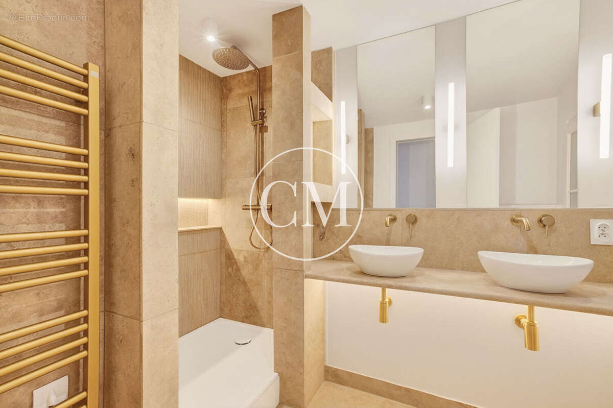 Appartement à VERSAILLES