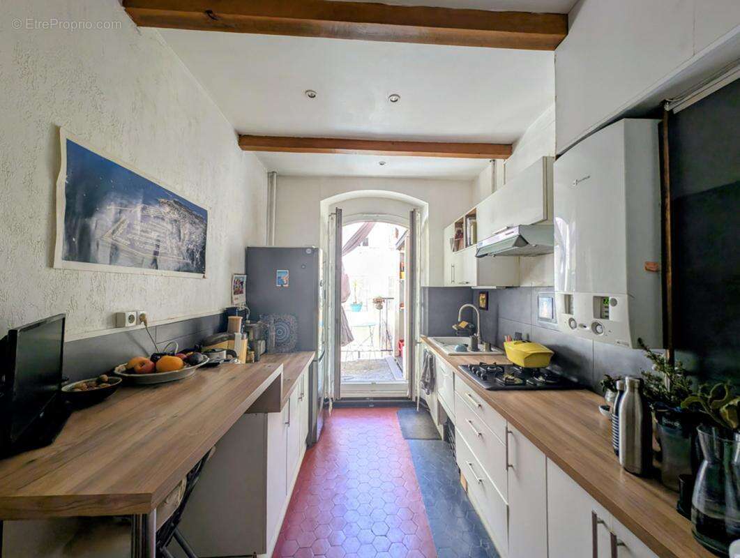 Appartement à MARSEILLE-1E