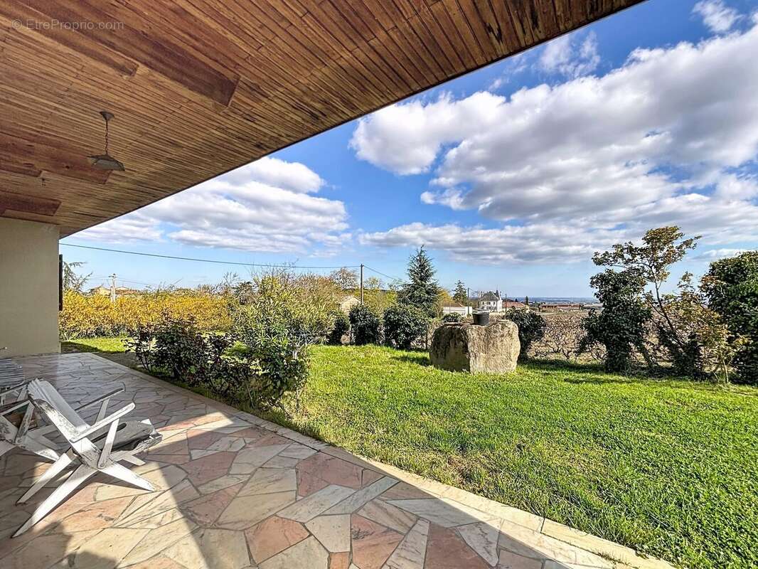 Maison à VILLIE-MORGON