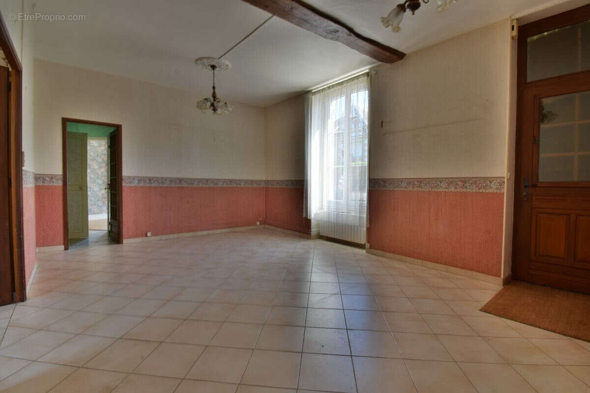 Maison à NEUVILLE-AUX-BOIS