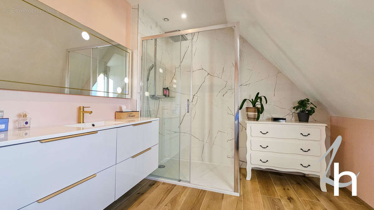 Maison à FRENOUVILLE