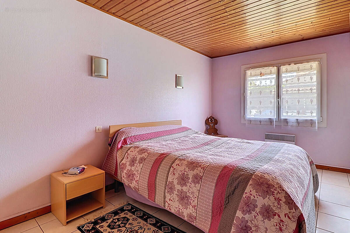 Maison familiale avec jardin 5 chambres - Plain-pied - Sainte-Soulle - photo 10