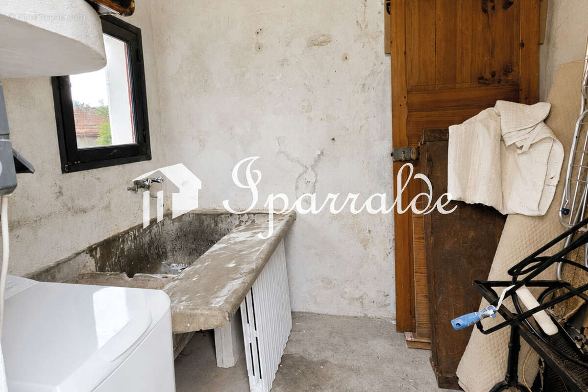 Appartement T3 bis meublé avec balcons   Centre-ville d'Hendaye   74 m2 - photo 24