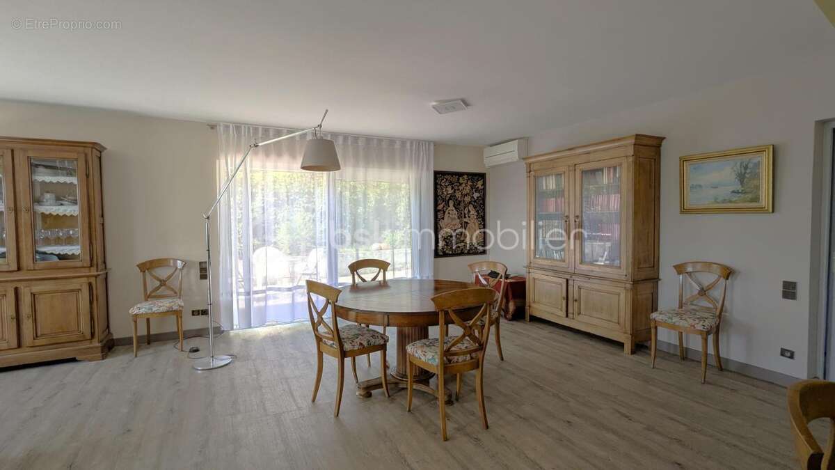 Maison à COMBAILLAUX