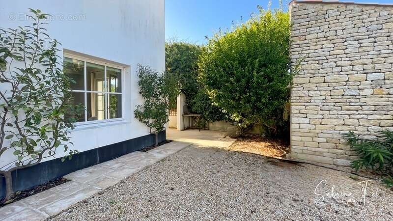 Maison à SAINT-CLEMENT-DES-BALEINES