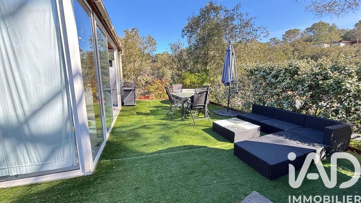 Photo 5 - Terrain à FREJUS