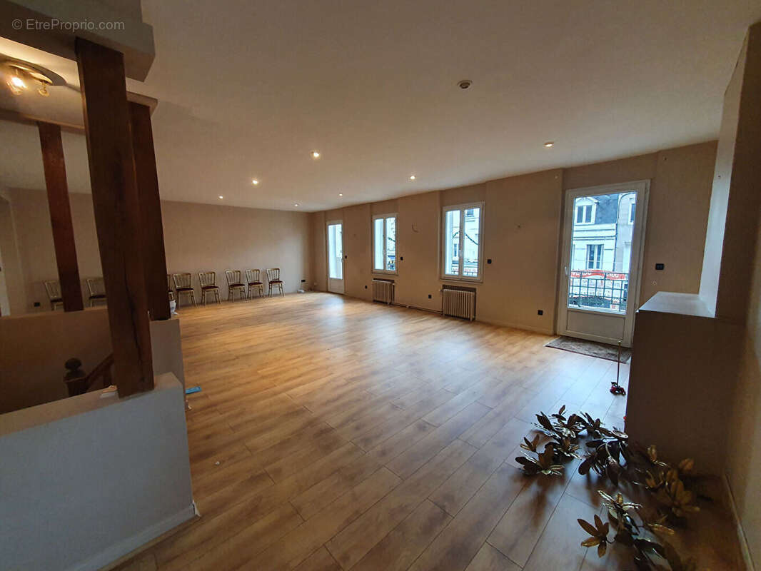 Appartement Saint Quentin 8 pièce(s) 321 m2 - photo 6
