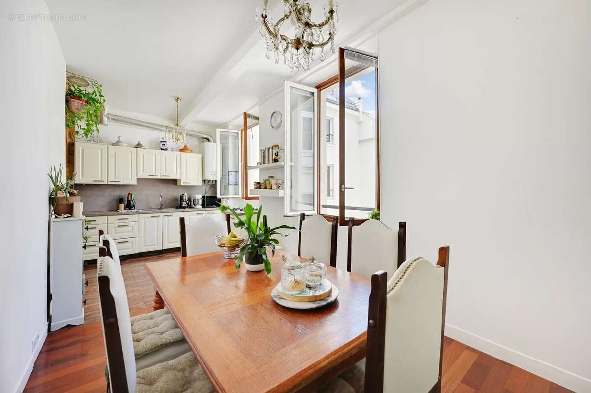 Appartement à PARIS-11E