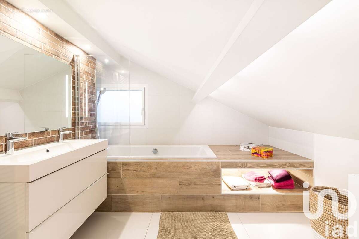 Photo 9 - Maison à SURESNES