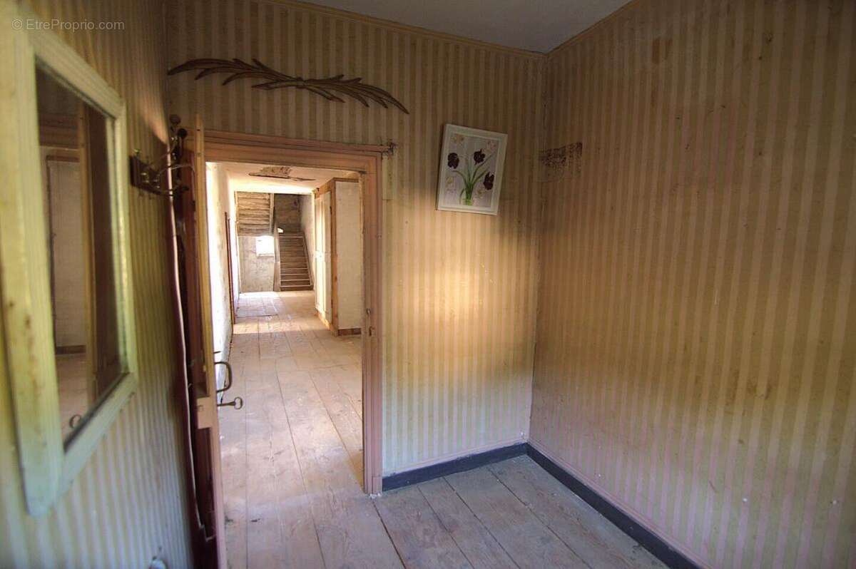 Maison en pierre à rénover,  dépendance, cave voûtée - photo 16