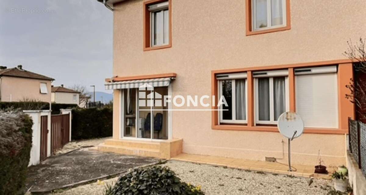 Maison à SAINT-CLAIR-DU-RHONE