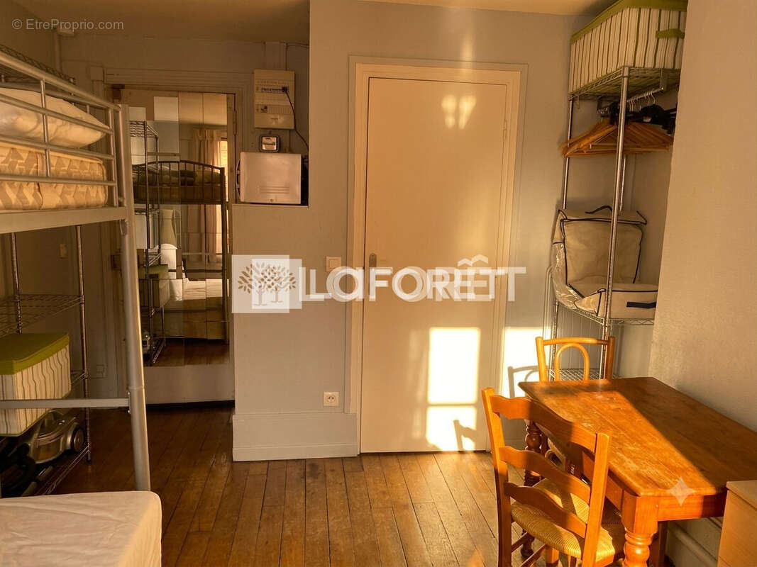 Appartement à PARIS-14E