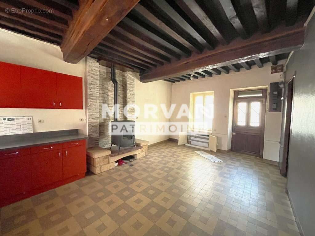 Château-Chinon – Maison de ville avec courette, PAC réversible et tout-à-l'égout - photo 3