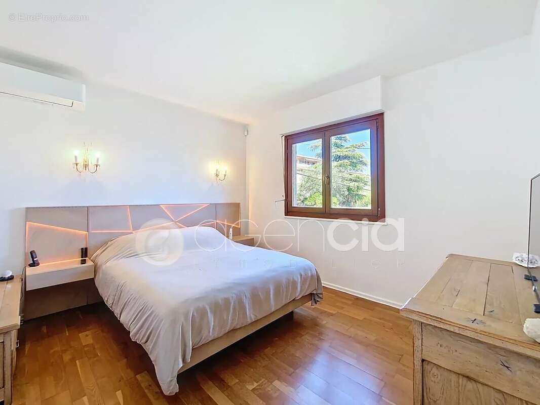 Au  dernier étage d un petit immeuble ! Bel appartement au Cannet quartier Europe  proche  commodités - photo 10