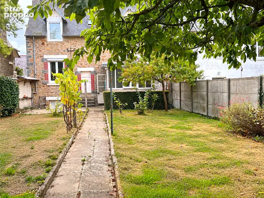 Maison de 1930 à rénover avec jardin - photo 1