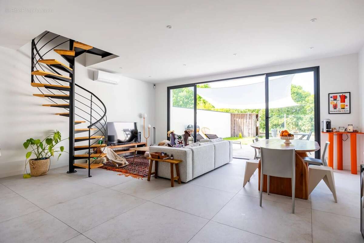 Maison à MERIGNAC