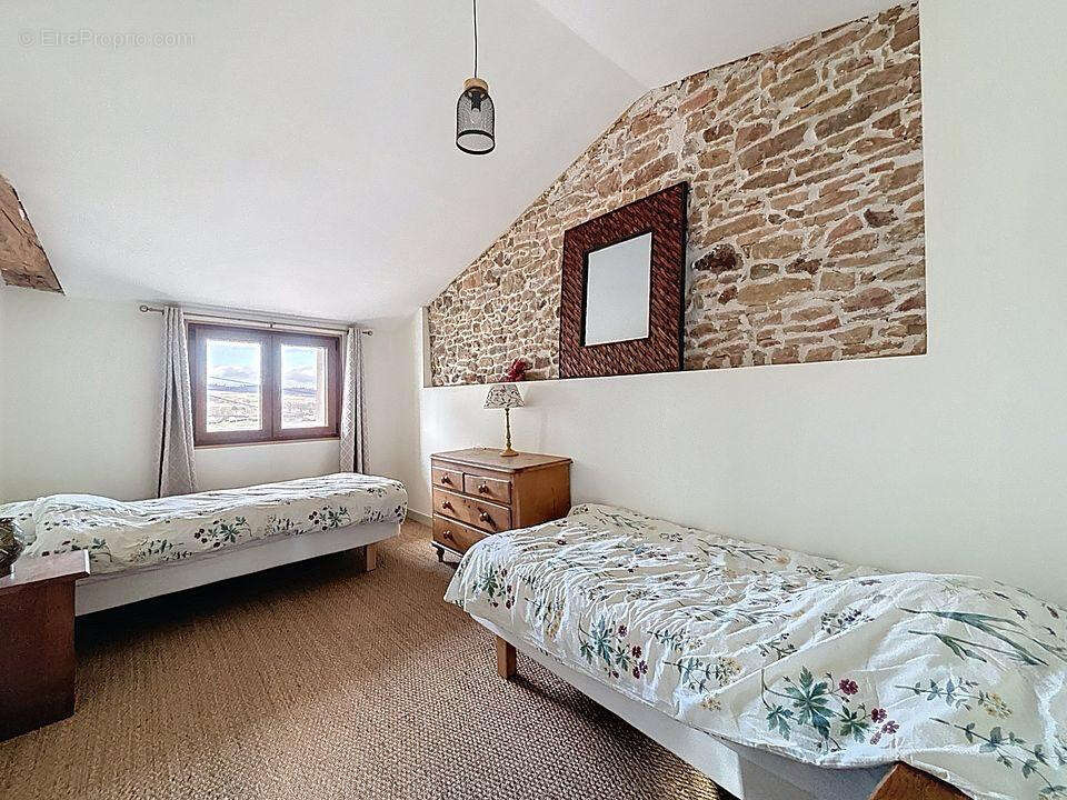 Maison à SAINT-AMOUR-BELLEVUE