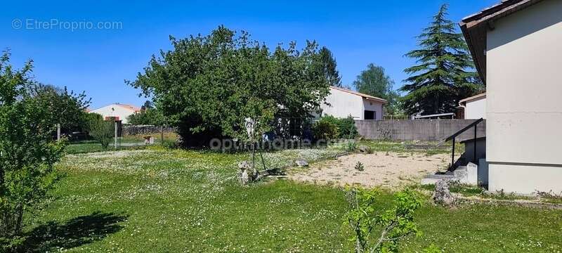 Maison à JONZAC