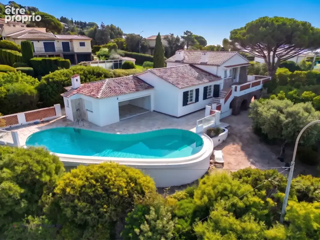 Les issambres, ville tres belle vue mer, 4 chambres garage et piscine, terrain de 1225m² - photo 3