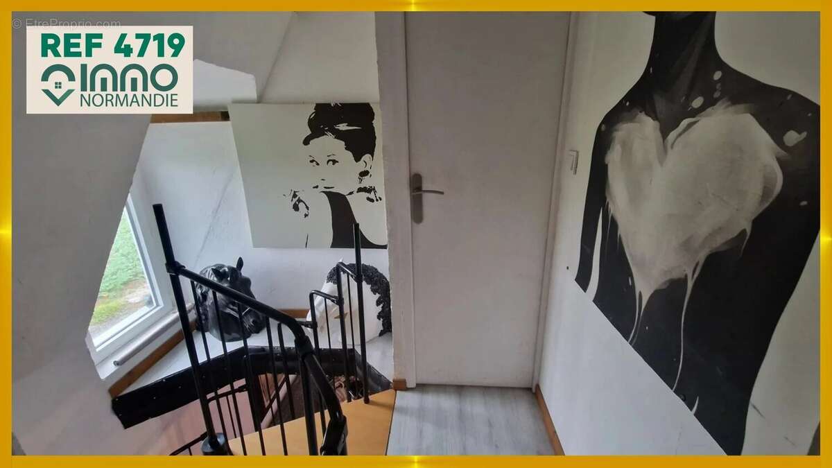 Maison à COURBEPINE