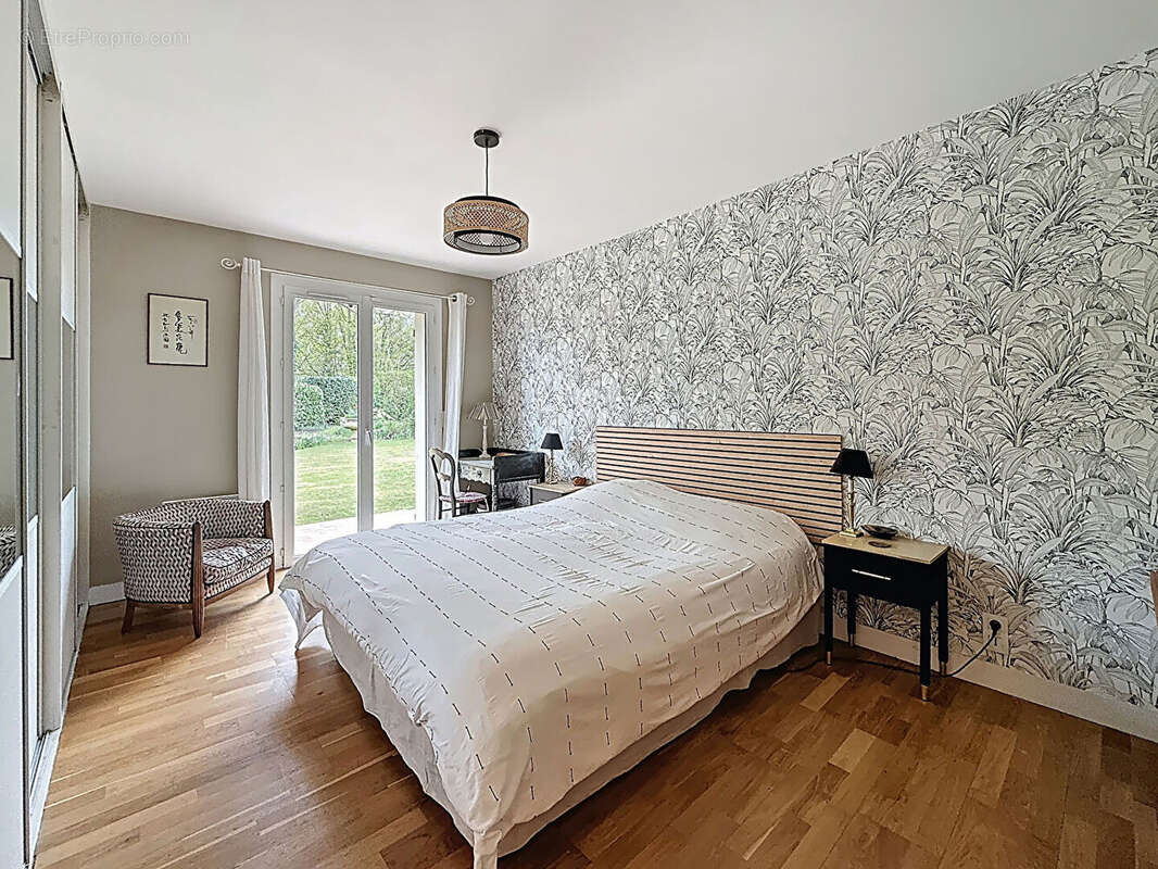 Maison à LES ESSARTS-LE-ROI