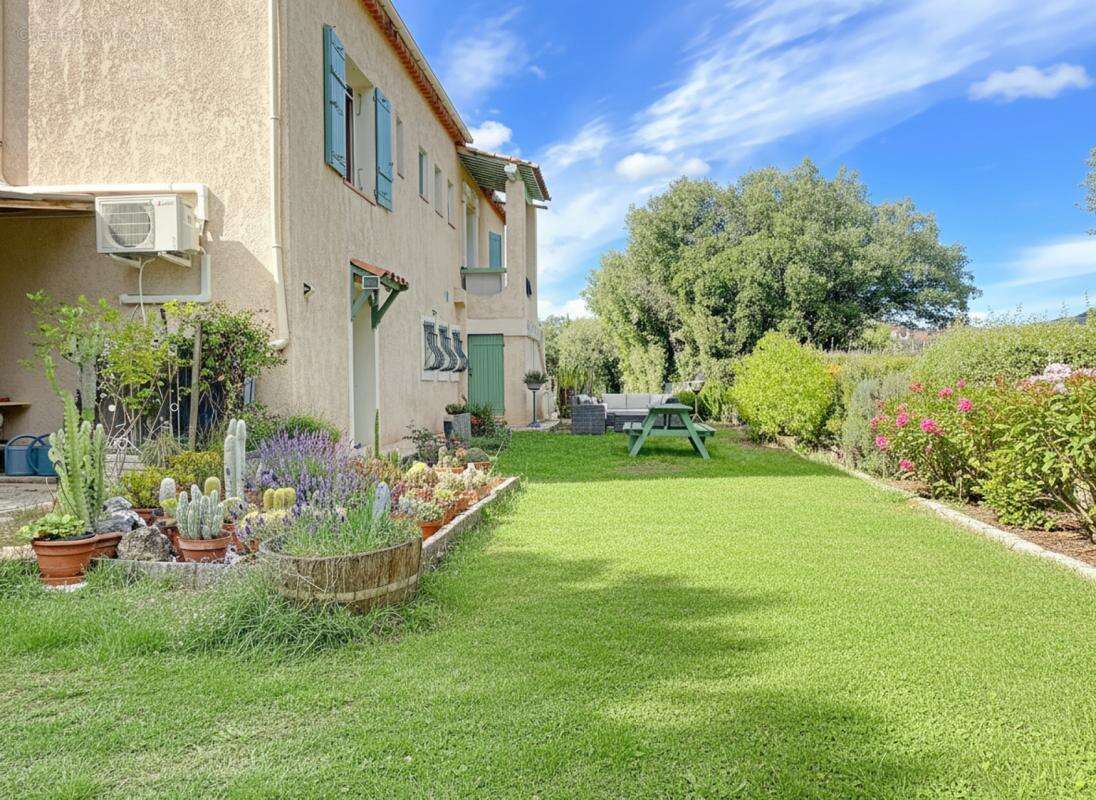 Maison à GINASSERVIS